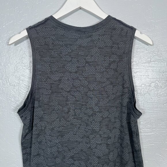 Lululemon Women 6 Black Gray Breeze By Muscle Tank Camo Perforated Athleisure - Picture 7 of 9